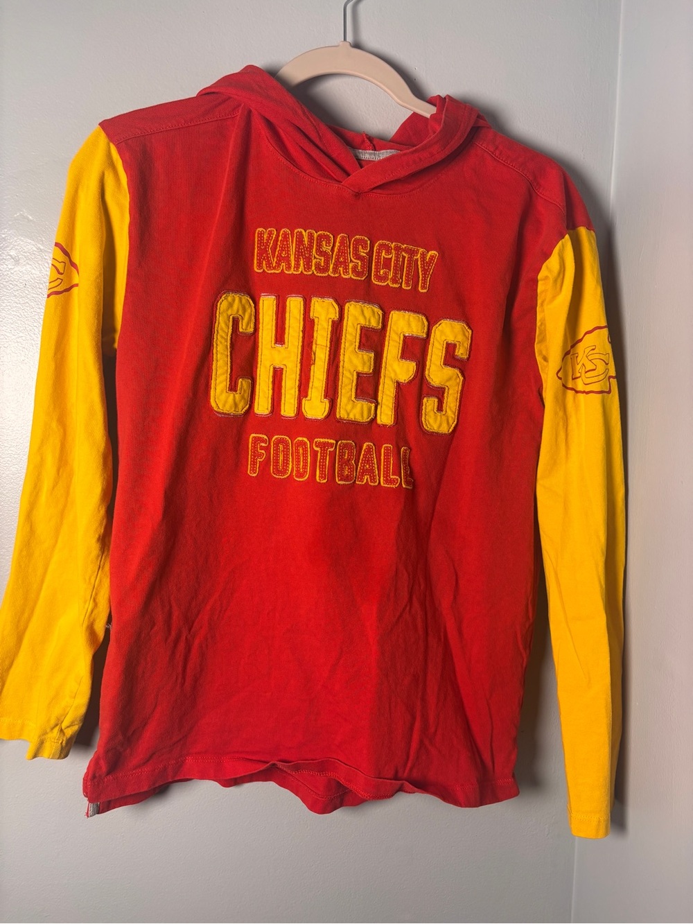 Kansas City Chiefs kids long sleeves size large(14-16)